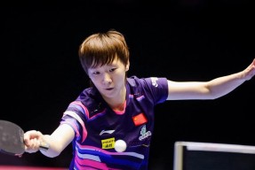 开云体育-穆古鲁扎在雄鹿比赛中最后时刻胜出，出色发挥引发热议！